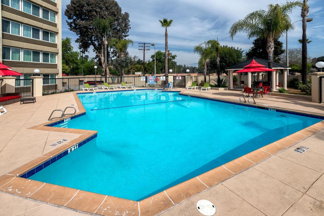 Holiday Inn West Covina, An Ihg Hotel Εξωτερικό φωτογραφία