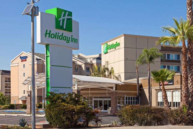 Holiday Inn West Covina, An Ihg Hotel Εξωτερικό φωτογραφία